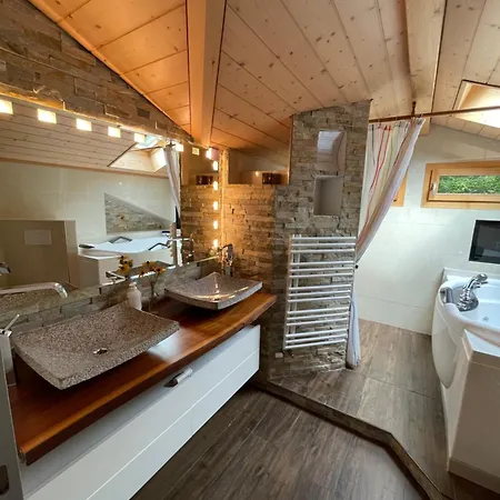 Fogadó Superior Doppelzimmer Im Milital Innertkirchen